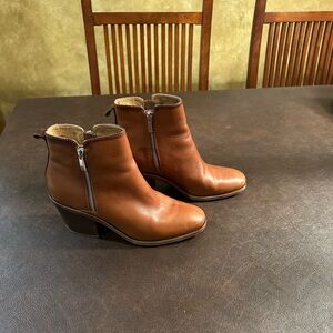 Cognac Brown Leather Ankle Boots w/Dual Side Zippers and Block Heal 9.5 by Sofft